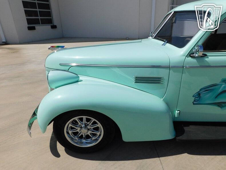 1939 Pontiac Silver Streak