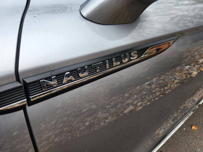 2021 Lincoln Nautilus Reserve