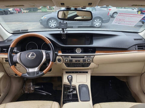 2014 Lexus ES 300h