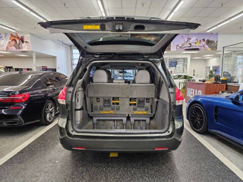 2012 Toyota Sienna XLE 8-Passenger