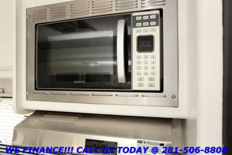 2013 Forest River Salem 30ft SLIDE OUT RV CAMPER