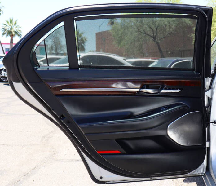 2019 Genesis G90