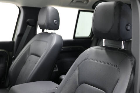 2022 Land Rover Defender 110 SE