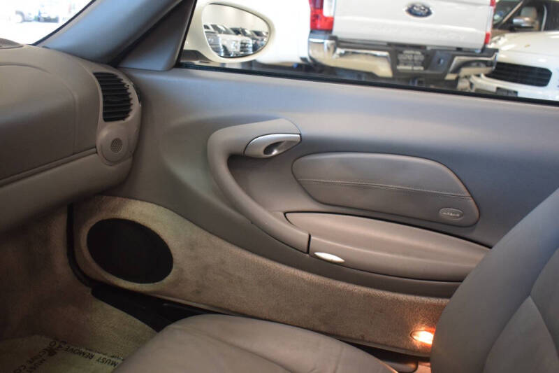 2000 Porsche 911 Carrera