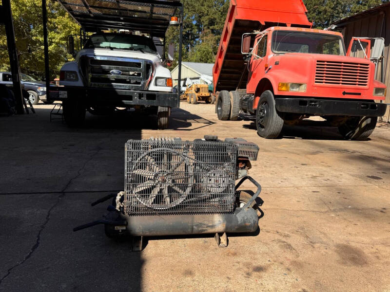 Central Pneumatic Air Compressor