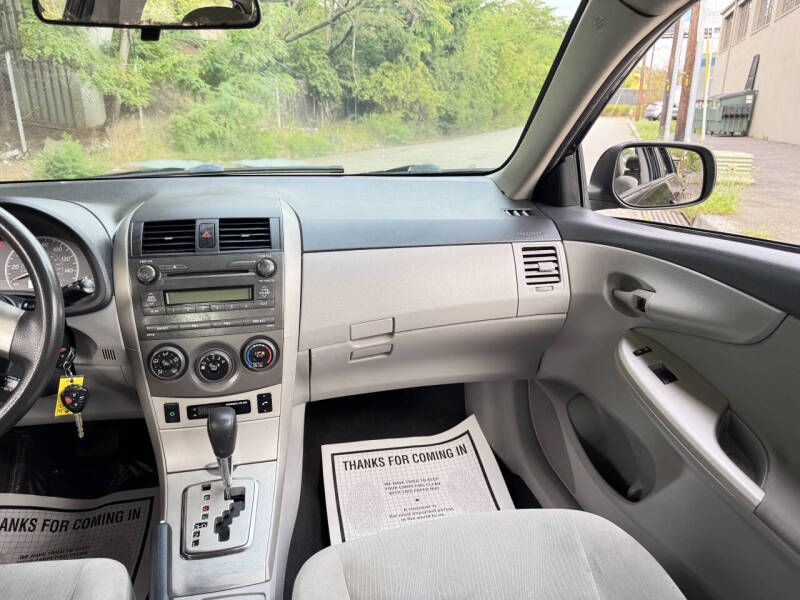 2011 Toyota Corolla LE