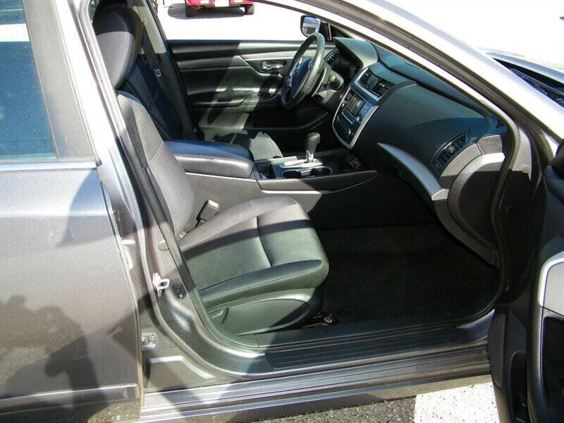 2016 Nissan Altima 2.5 SR