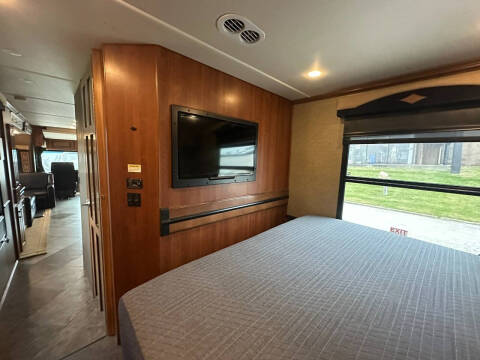 2015 Fleetwood RV Excursion 35B