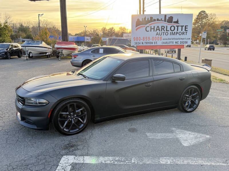 2019 Dodge Charger SXT's photo