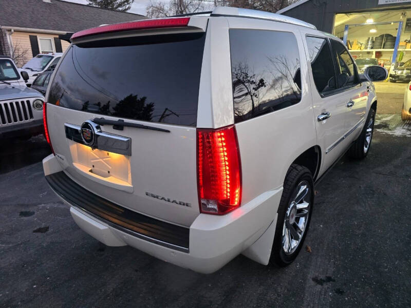 2013 Cadillac Escalade Platinum Edition