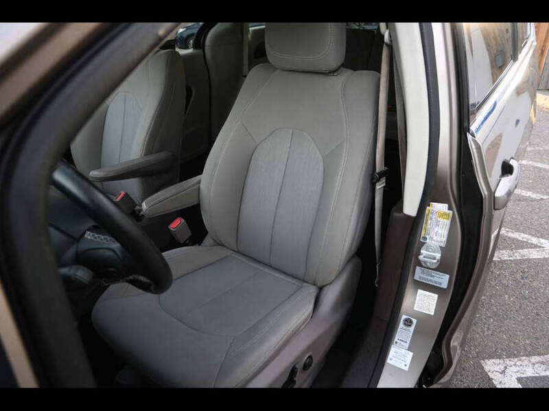 2017 Chrysler Pacifica Touring