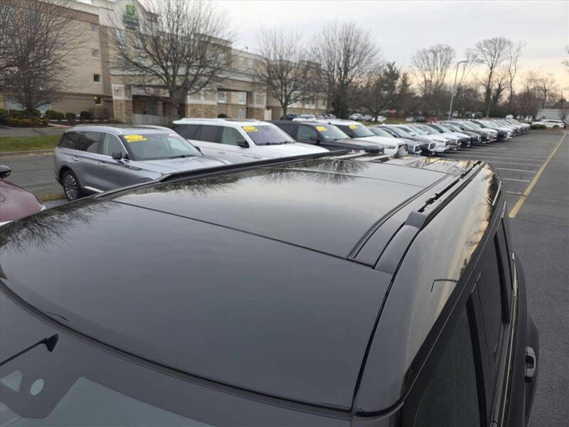 2023 Land Rover Defender 110 X-Dynamic SE