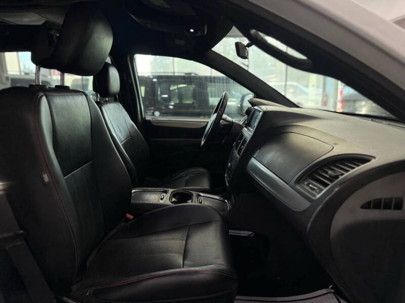 2014 Dodge Grand Caravan R/T