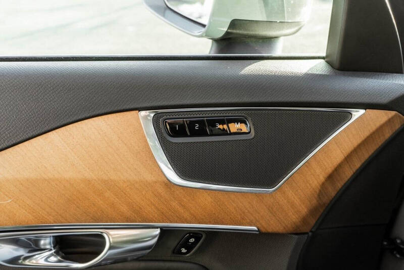 2025 Volvo XC90 B6 Plus Bright Theme 7P