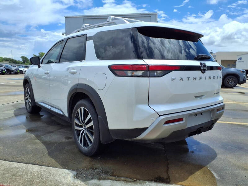 2025 Nissan Pathfinder Platinum
