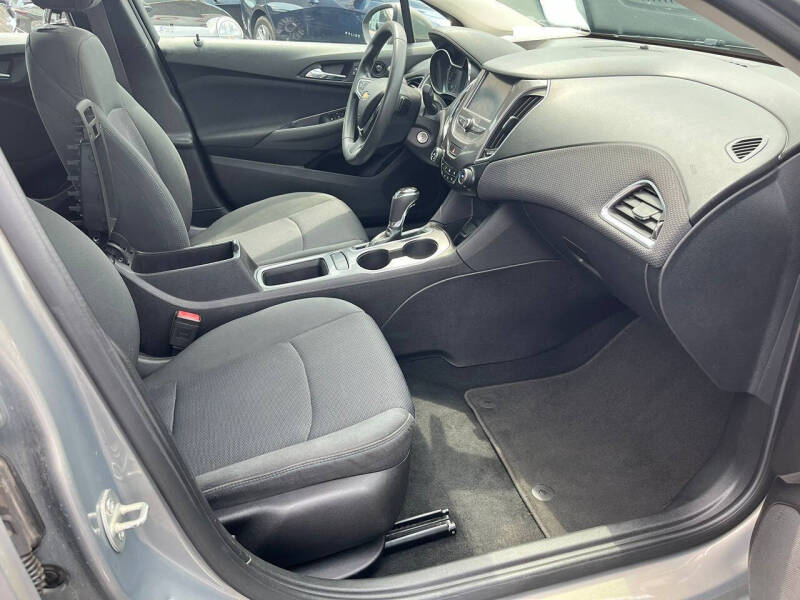 2017 Chevrolet Cruze LT Auto