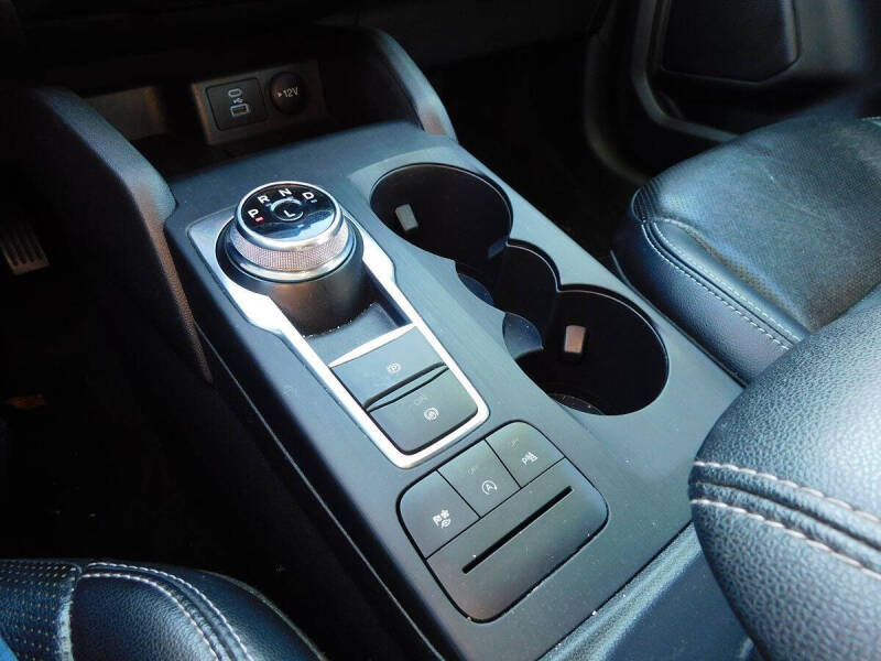 2022 Ford Escape Titanium