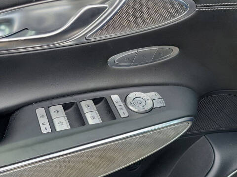 2023 Genesis GV70 2.5T Standard