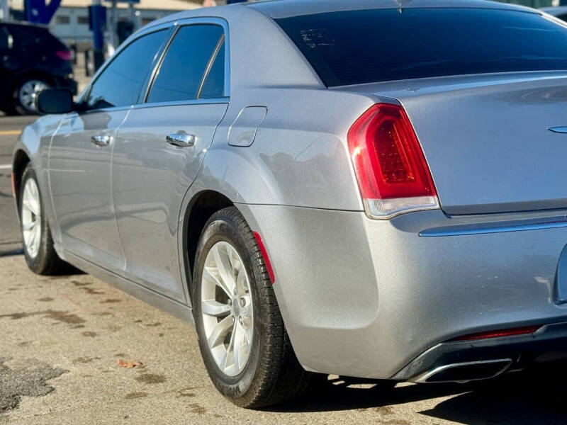 2016 Chrysler 300 Limited