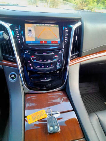 2018 Cadillac Escalade ESV Luxury