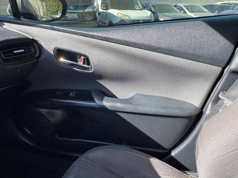 2016 Toyota Prius Two