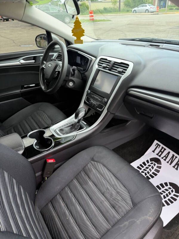 2016 Ford Fusion SE