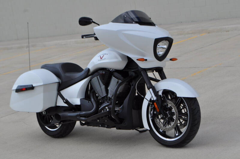 2016 Victory Cross Country for sale at Select Motor Group in Macomb MI