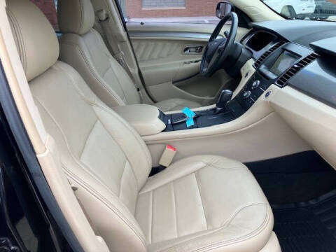 2016 Ford Taurus SEL