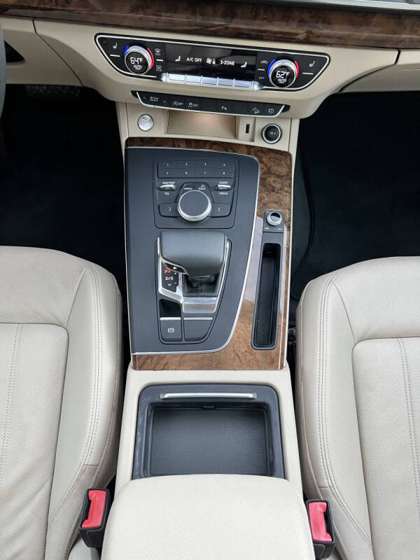 2018 Audi Q5 2.0T quattro Premium Plus