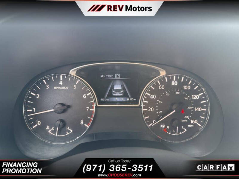 2020 Nissan Pathfinder SV