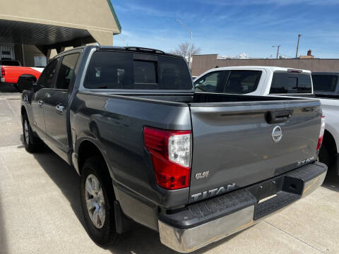 2017 Nissan Titan SV