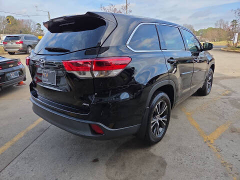 2017 Toyota Highlander LE