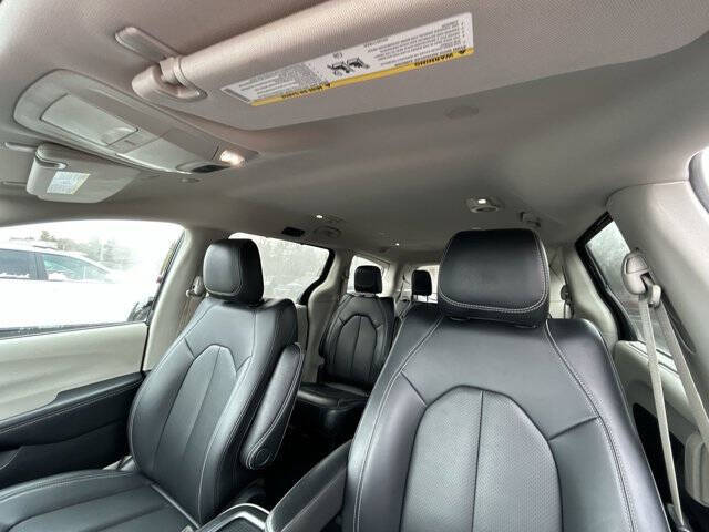 2024 Chrysler Pacifica Touring L