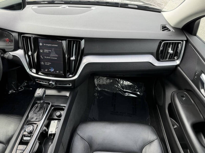 2020 Volvo S60 T5 Momentum