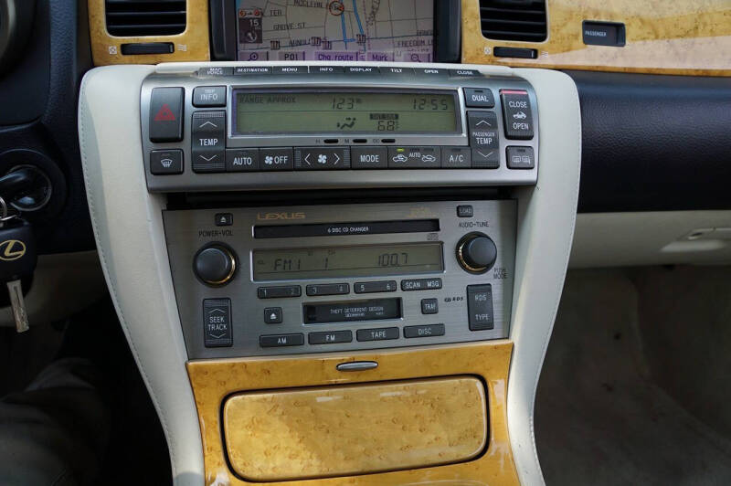 2004 Lexus SC 430