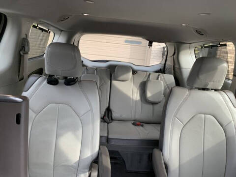 2017 Chrysler Pacifica Touring-L Plus