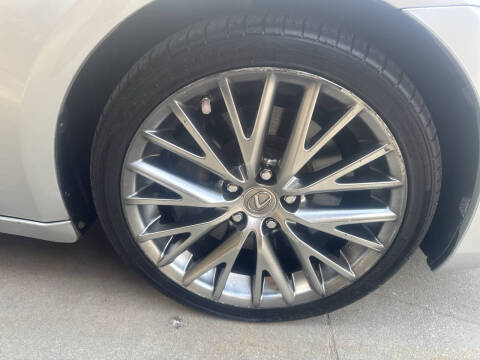2017 Lexus IS 200t