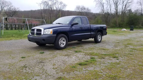 2005 Dodge Dakota for sale at Tennessee Valley Wholesale Autos LLC in Huntsville AL