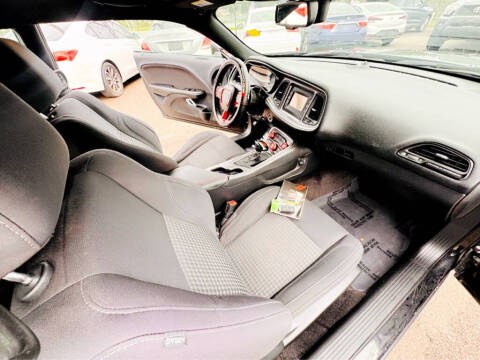 2015 Dodge Challenger SXT