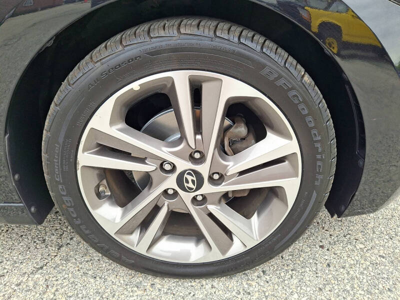 2017 Hyundai Elantra