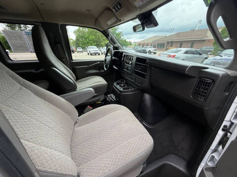 2025 GMC Savana LT 3500