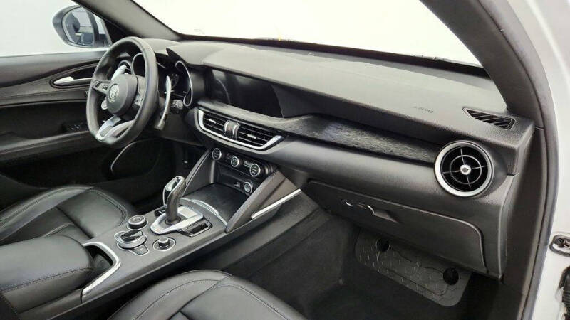 2022 Alfa Romeo Stelvio Sprint