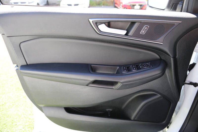2023 Ford Edge SE