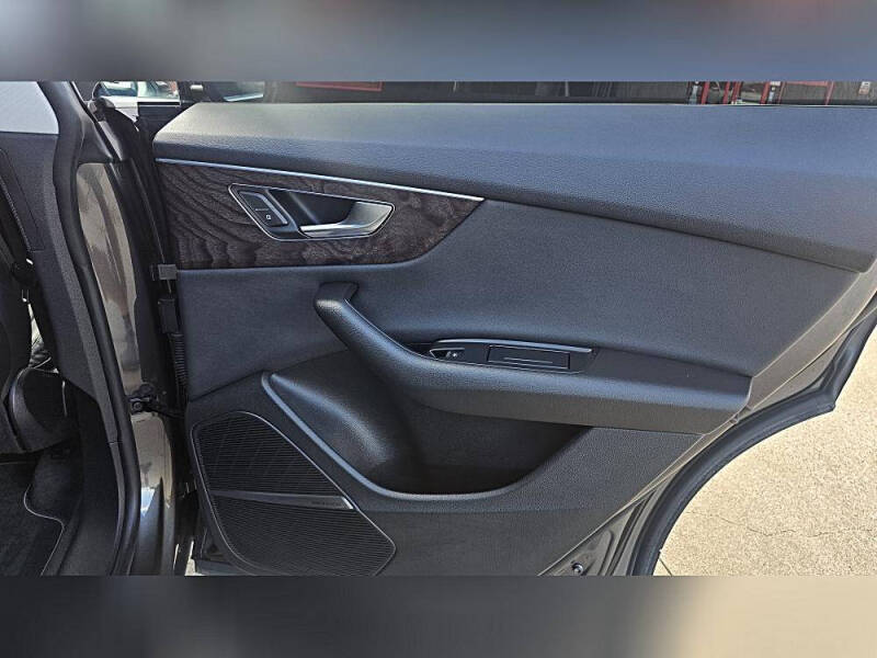 2019 Audi Q8 quattro Premium Plus 55 TFSI