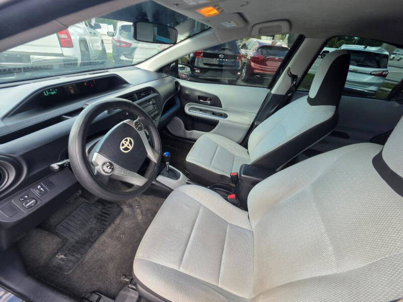 2013 Toyota Prius c