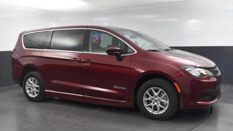 2023 Chrysler Voyager LX