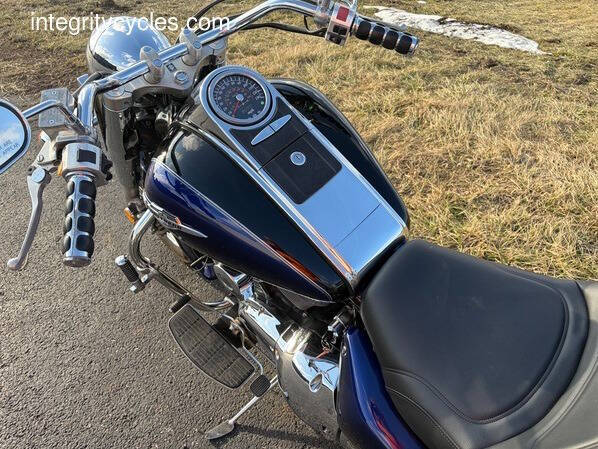2005 Suzuki Boulevard