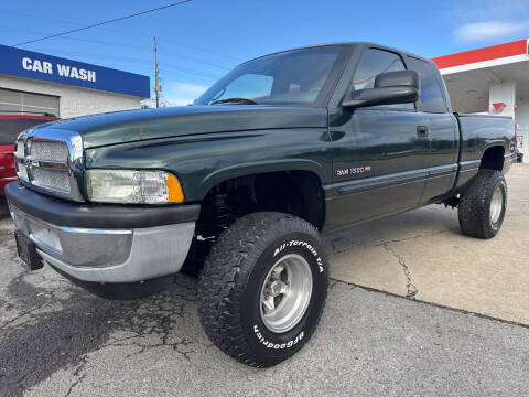 2001 Dodge Ram 1500 for sale at tazewellauto.com in Tazewell TN