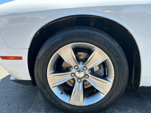 2015 Dodge Challenger SXT