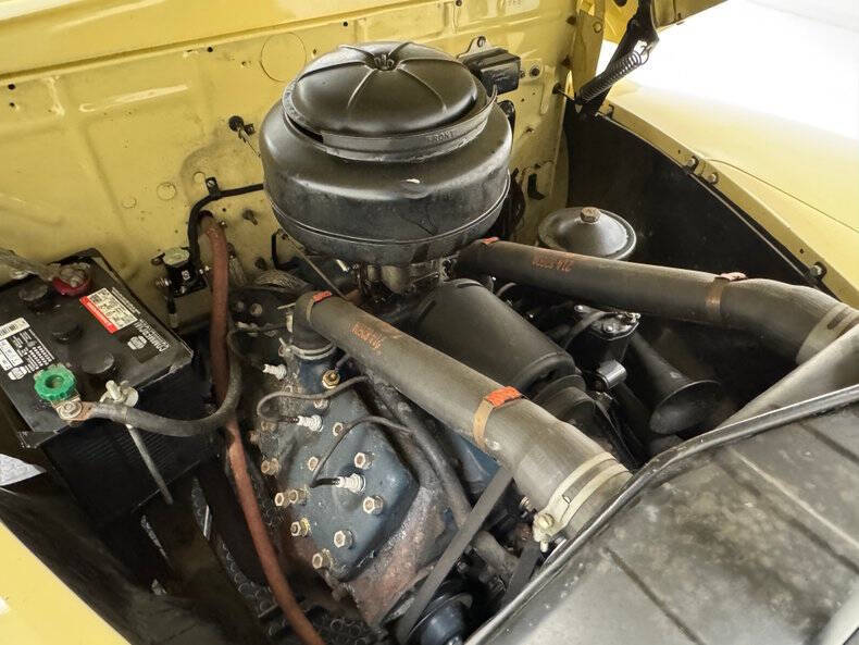 1947 Ford Super Deluxe